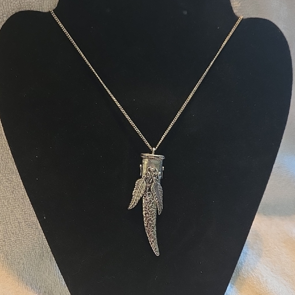 30" Elegant Silver Horn and Leaf Pendant Necklace